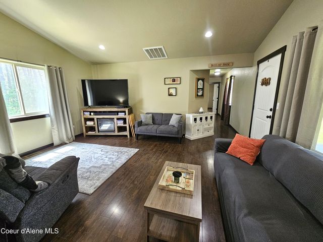 18819 N Ramsey Rd, Rathdrum, ID 83858