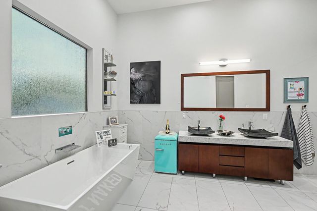 1106 E 27th Street, Houston, TX 77009