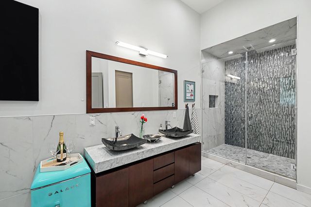 1106 E 27th Street, Houston, TX 77009
