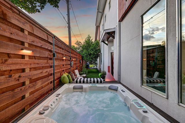 1106 E 27th Street, Houston, TX 77009