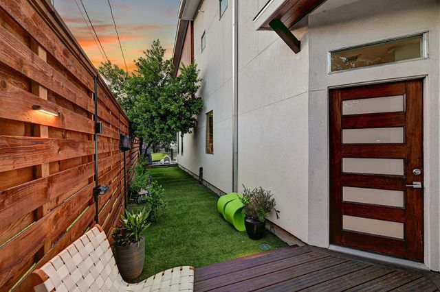 1106 E 27th Street, Houston, TX 77009