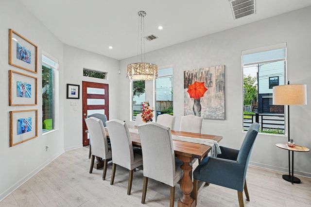 1106 E 27th Street, Houston, TX 77009