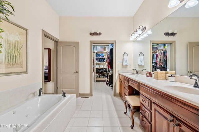 230 Big Water Drive, Vonore, TN 37885