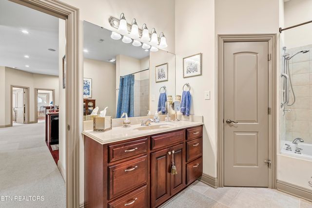 230 Big Water Drive, Vonore, TN 37885