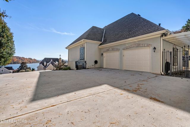 230 Big Water Drive, Vonore, TN 37885