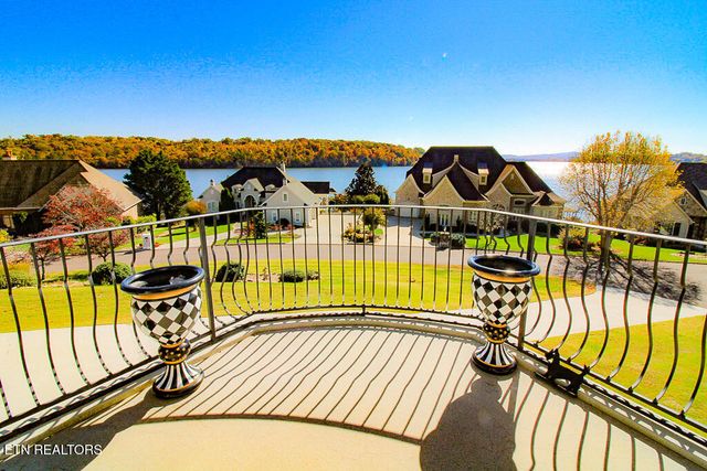 230 Big Water Drive, Vonore, TN 37885