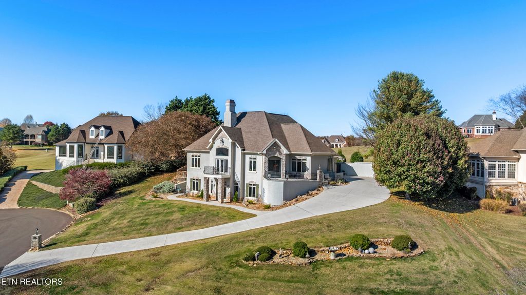 230 Big Water Drive, Vonore, TN 37885