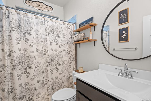 2040 Market, Schertz, TX 78154