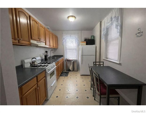 862 Woodward Avenue, Ridgewood, NY 11385