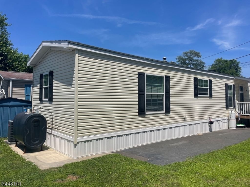 225 ALBERT ST, Lodi Boro, NJ 07644 — photo 2