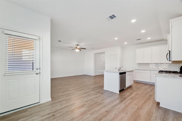 2118 Spring Hollow Dr Drive, Baytown, TX 77521