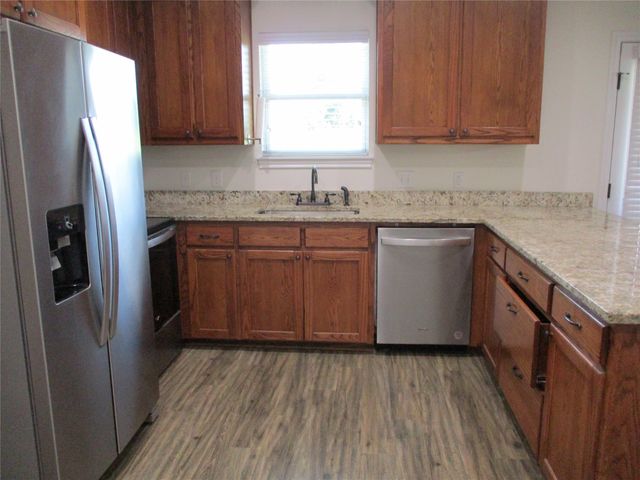 148 Mill Street, Emory, TX 75440