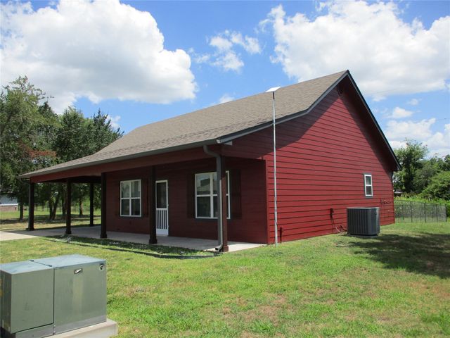 148 Mill Street, Emory, TX 75440