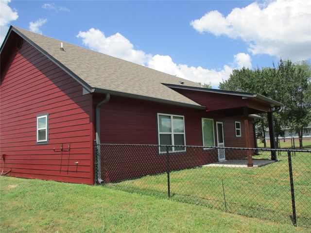 148 Mill Street, Emory, TX 75440