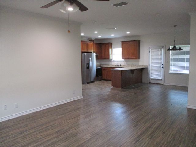 148 Mill Street, Emory, TX 75440