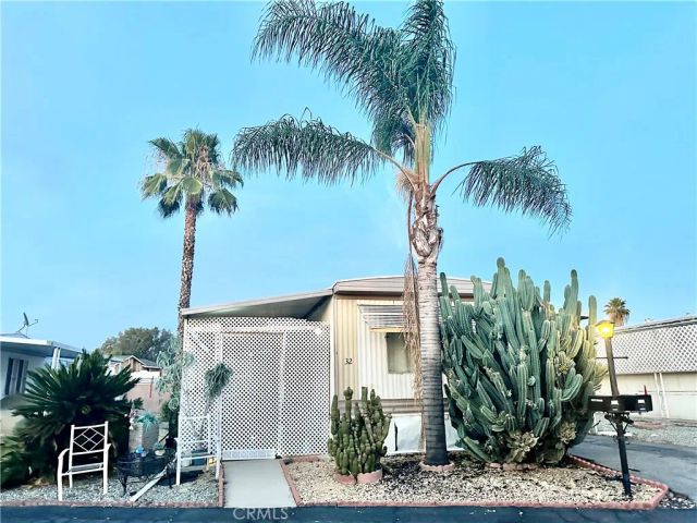 332 N LYON AVENUE 32, Hemet, CA 92543