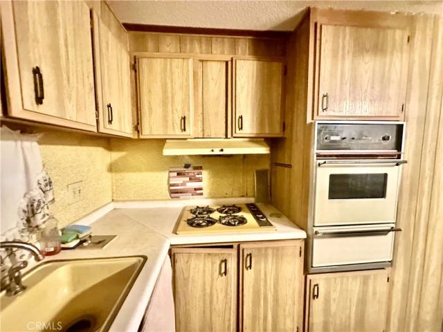 332 N LYON AVENUE 32, Hemet, CA 92543