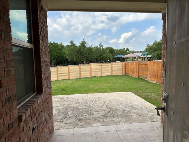4237 Privacy Hedge ST, Leander, TX 78641