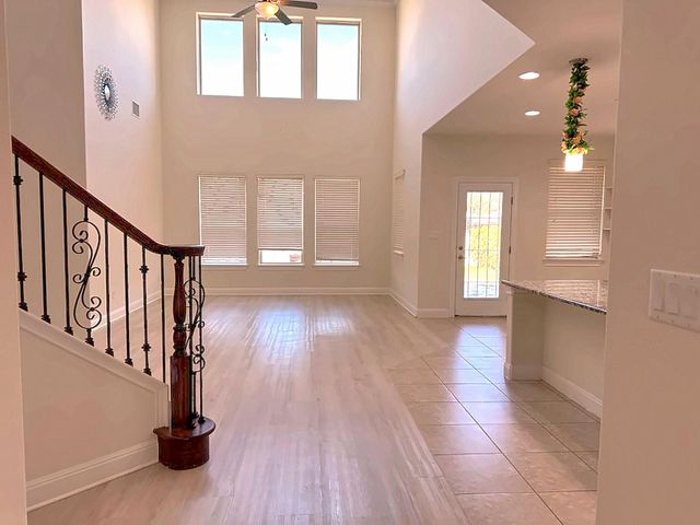 4237 Privacy Hedge ST, Leander, TX 78641