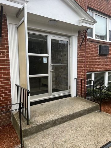 39 Carey Ave 7, Watertown, MA 02472
