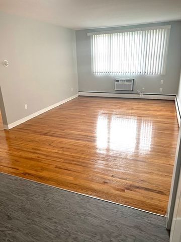 39 Carey Ave 7, Watertown, MA 02472