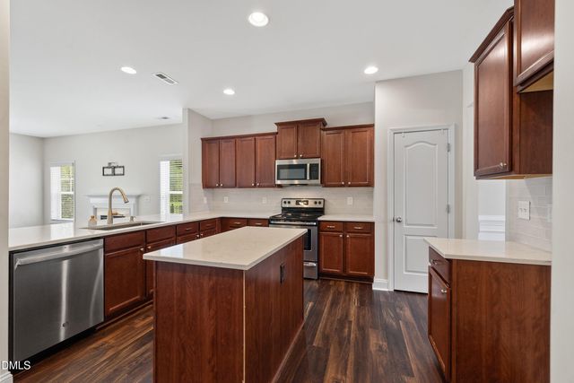 3433 Grosbeak Way, Raleigh, NC 27616