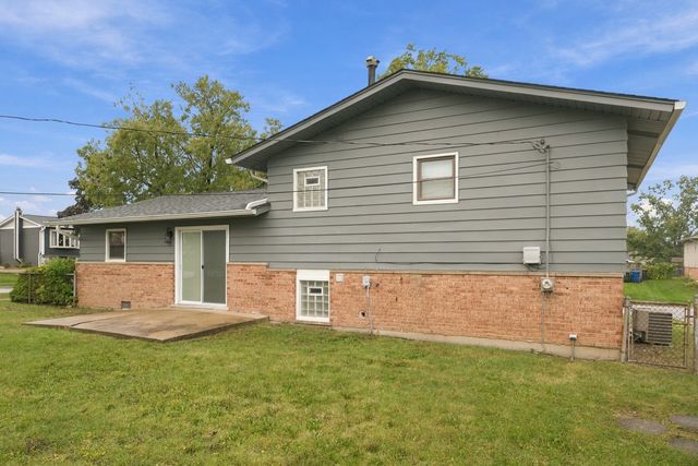 5835 Colina Avenue, Oak Forest, IL 60452