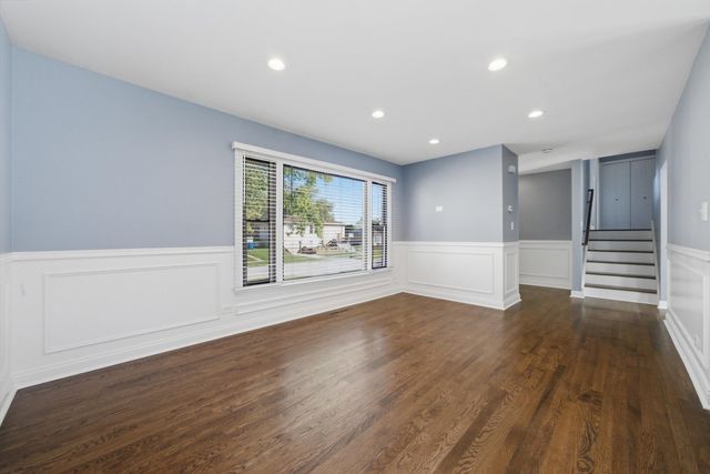 5835 Colina Avenue, Oak Forest, IL 60452