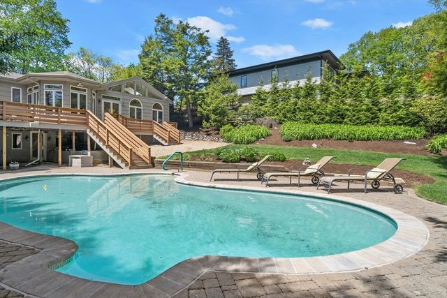 176 Paulson Rd, Newton, MA 02468