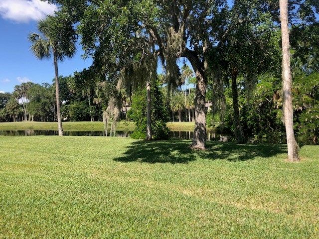 1 Vista Gardens Trail 202, Vero Beach, FL 32962