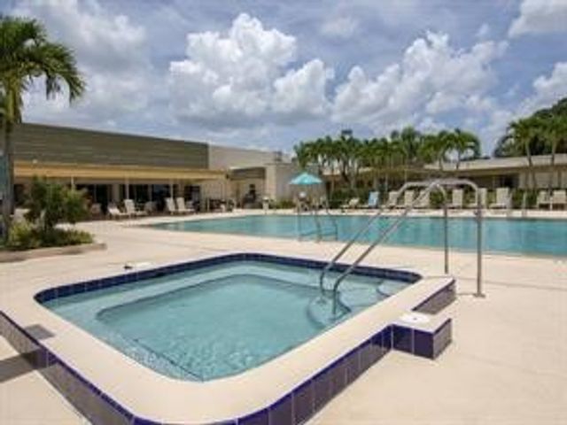 1 Vista Gardens Trail 202, Vero Beach, FL 32962