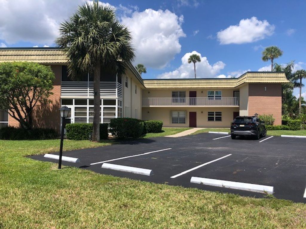 1 Vista Gardens Trail 202, Vero Beach, FL 32962