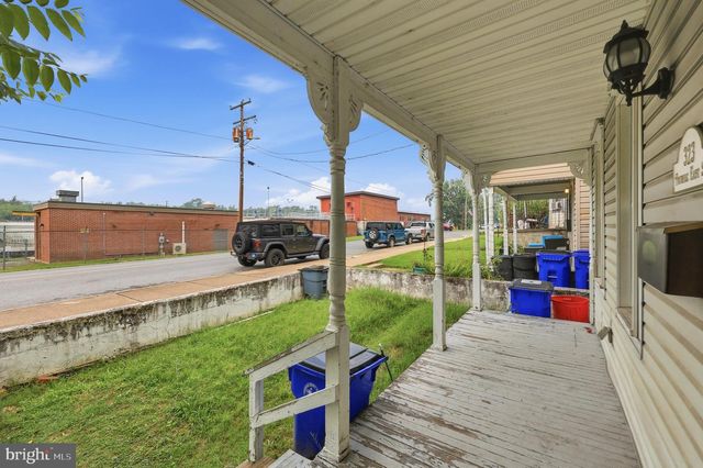 323 E POTOMAC ST, Brunswick, MD 21716