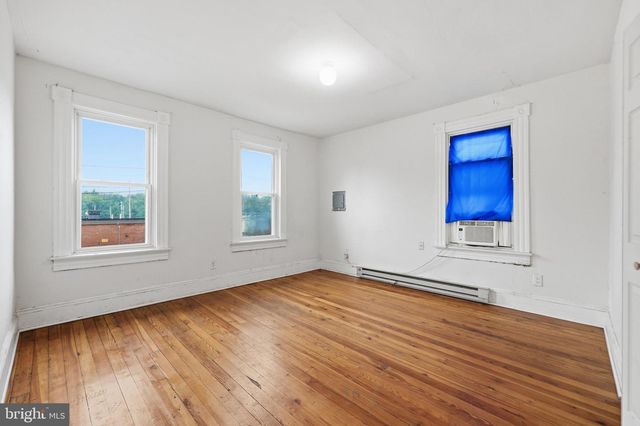 323 E POTOMAC ST, Brunswick, MD 21716