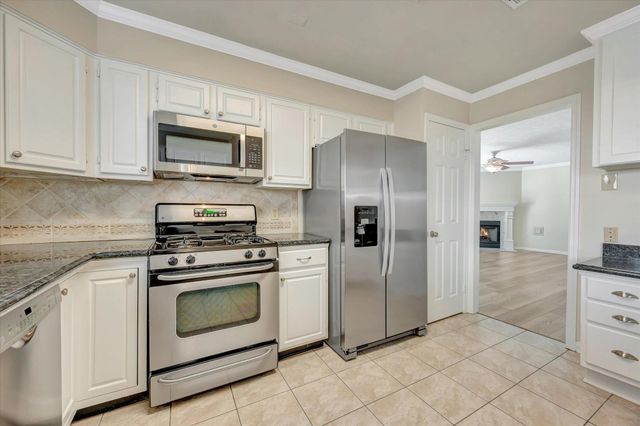 830 Island Meadow Court, Houston, TX 77062