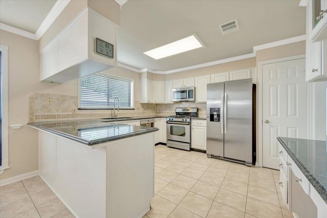 830 Island Meadow Court, Houston, TX 77062