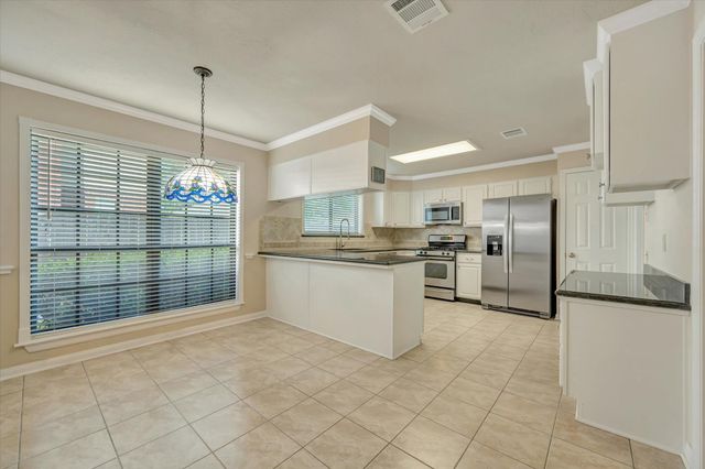 830 Island Meadow Court, Houston, TX 77062