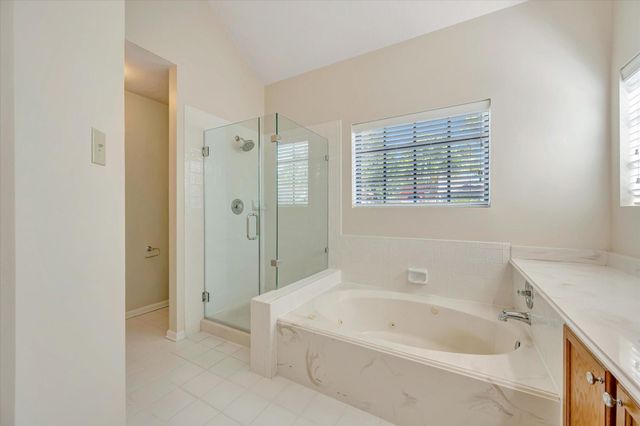 830 Island Meadow Court, Houston, TX 77062