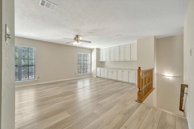 830 Island Meadow Court, Houston, TX 77062