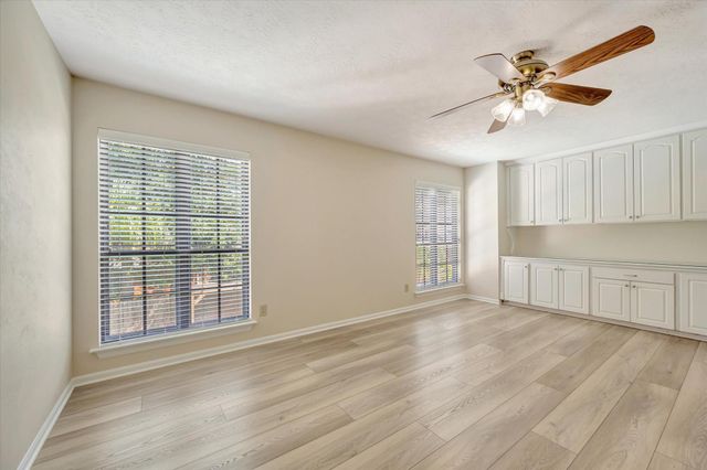 830 Island Meadow Court, Houston, TX 77062