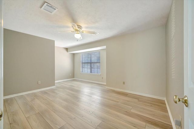 830 Island Meadow Court, Houston, TX 77062