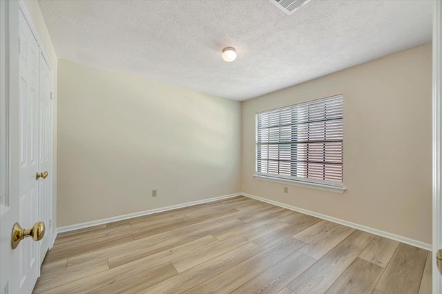 830 Island Meadow Court, Houston, TX 77062