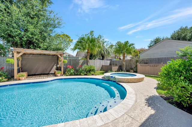 830 Island Meadow Court, Houston, TX 77062