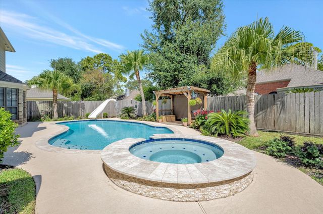 830 Island Meadow Court, Houston, TX 77062