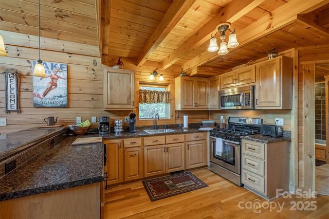 1143 Grandview Peaks Drive, Nebo, NC 28761