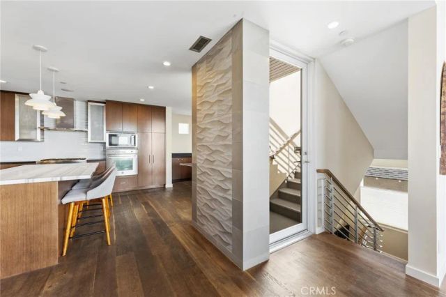 726 Loma Drive, Hermosa Beach, CA 90254