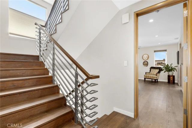 726 Loma Drive, Hermosa Beach, CA 90254