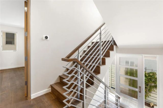 726 Loma Drive, Hermosa Beach, CA 90254
