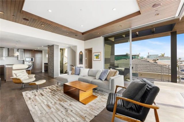 726 Loma Drive, Hermosa Beach, CA 90254
