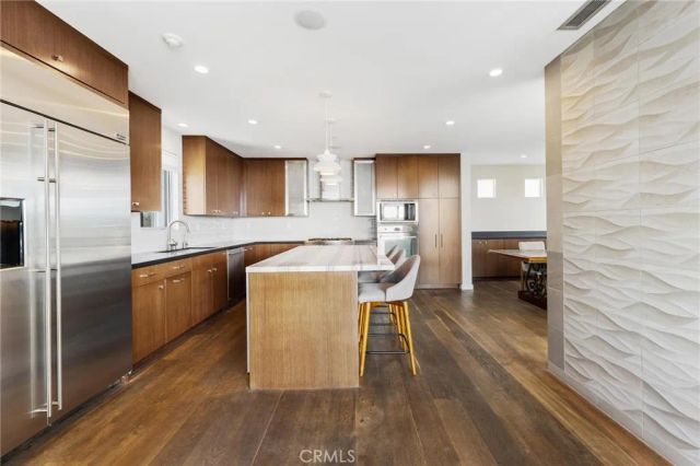 726 Loma Drive, Hermosa Beach, CA 90254
